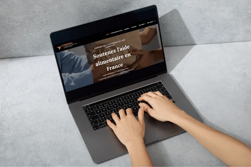 Internaute sur site fonreal.